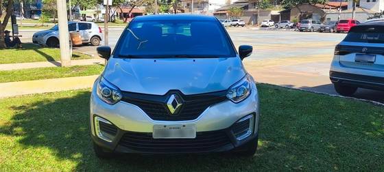 RENAULT CAPTUR 1.6 16V SCE FLEX LIFE X-TRONIC RENAULT CAPTUR 1.6 16V SCE FLEX LIFE X-TRONIC